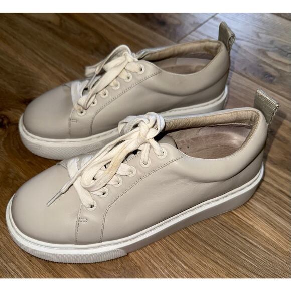 J Slides NYC  Size 7  Beige Lace Up Platform Modern Sneakers. - T6 - Picture 2 of 9